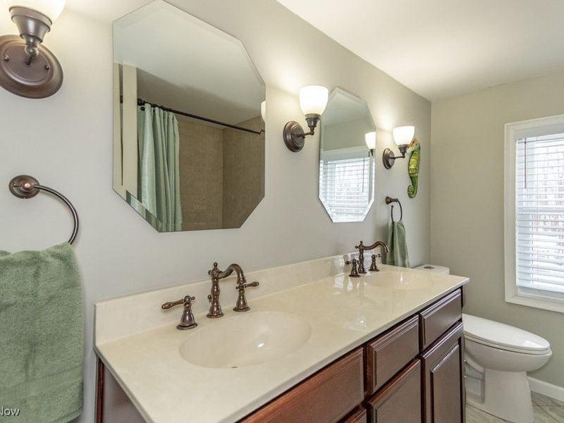 2250 Pine Ridge Drive, Wickliffe, OH 44092 Photo 24