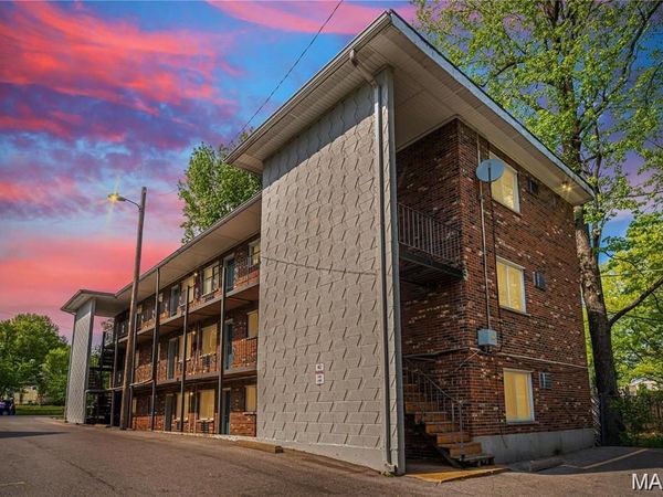 3320 Greenwood Boulevard , Maplewood, MO 63143