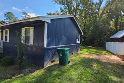 224 E Clark Street photo 4