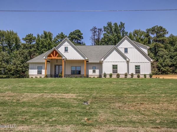 1528 Tributary Drive, Hernando, MS 38632