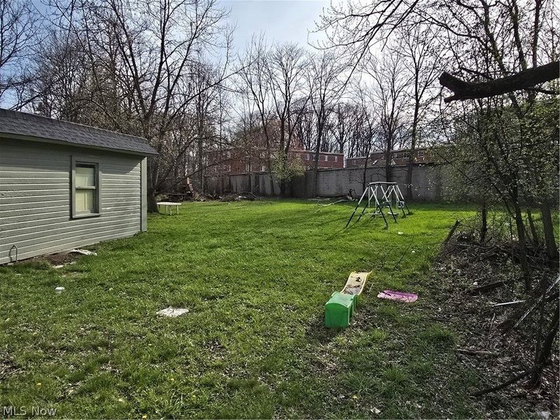 14510 Granger Road, Maple Heights, OH 44137 Photo 4