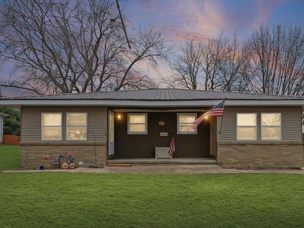 618 Meadow Lane Street , Leroy, IL 61752