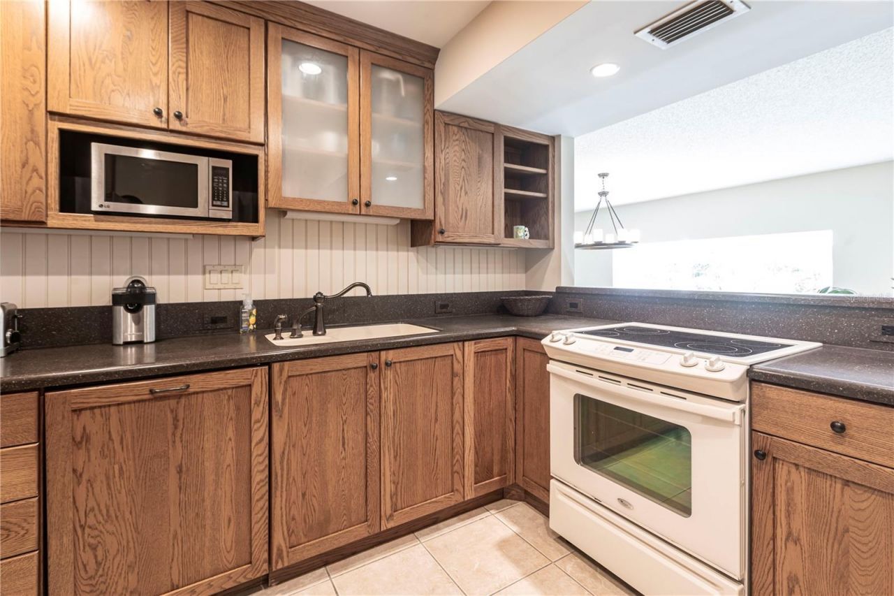 6026 E Peppertree Way, Unit 221A, Sarasota, FL 34242 Photo