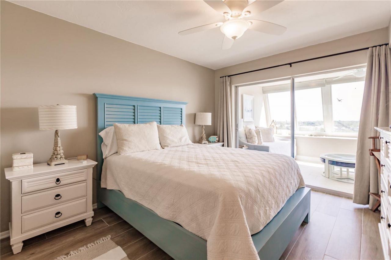 1255 E Peppertree Drive, Unit 602, Sarasota, FL 34242 Photo