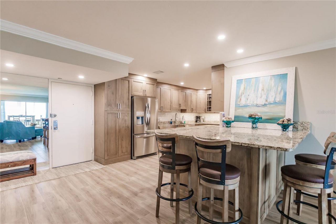 1255 E Peppertree Drive, Unit 602, Sarasota, FL 34242 Photo