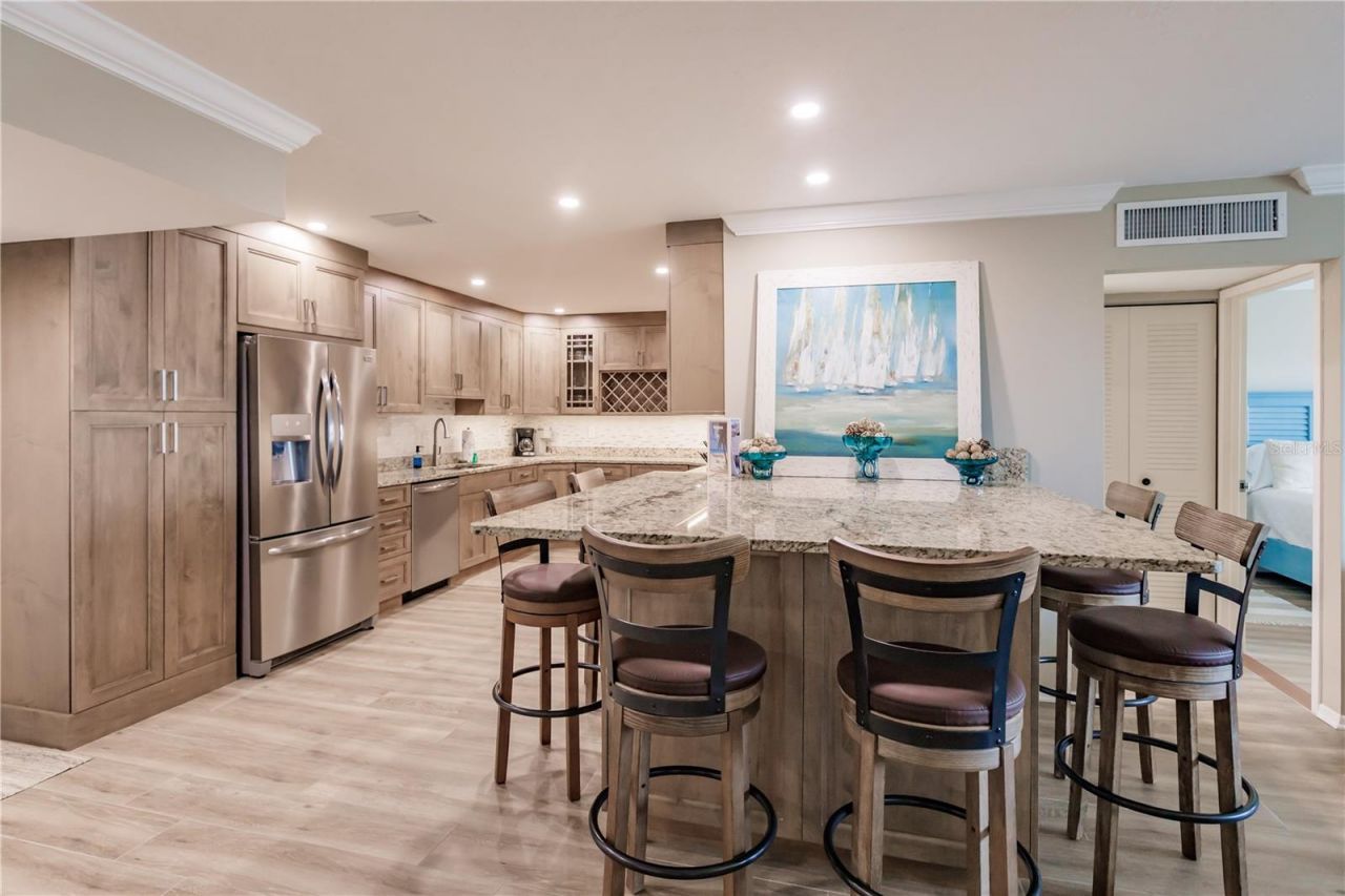 1255 E Peppertree Drive, Unit 602, Sarasota, FL 34242 Photo