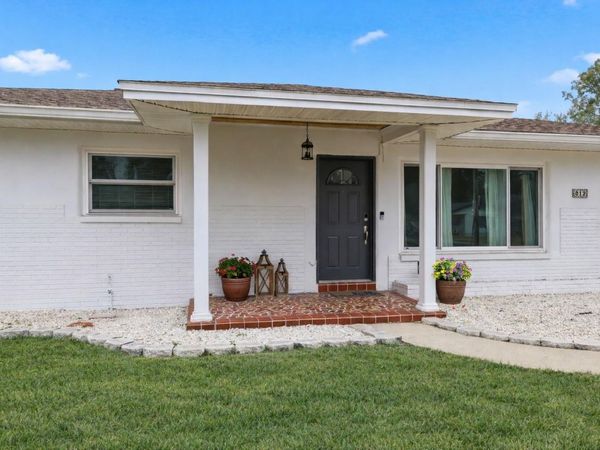 812 W 124TH AVENUE, TAMPA, FL 33612