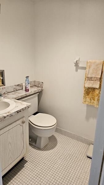 300 Village Green Circle S, Unit 209, Palm Springs, FL 33461 Photo