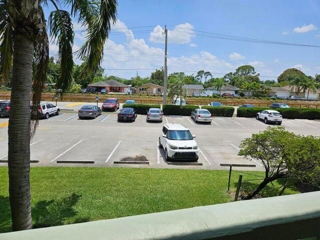 300 Village Green Circle S, Unit 209, Palm Springs, FL 33461 Photo