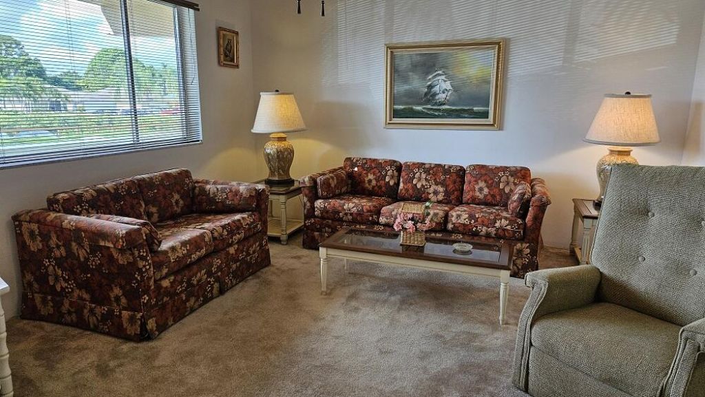 300 Village Green Circle S, Unit 209, Palm Springs, FL 33461 Photo