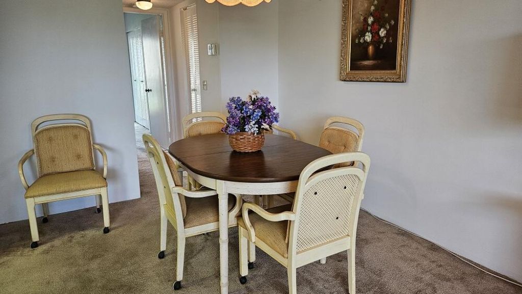 300 Village Green Circle S, Unit 209, Palm Springs, FL 33461 Photo