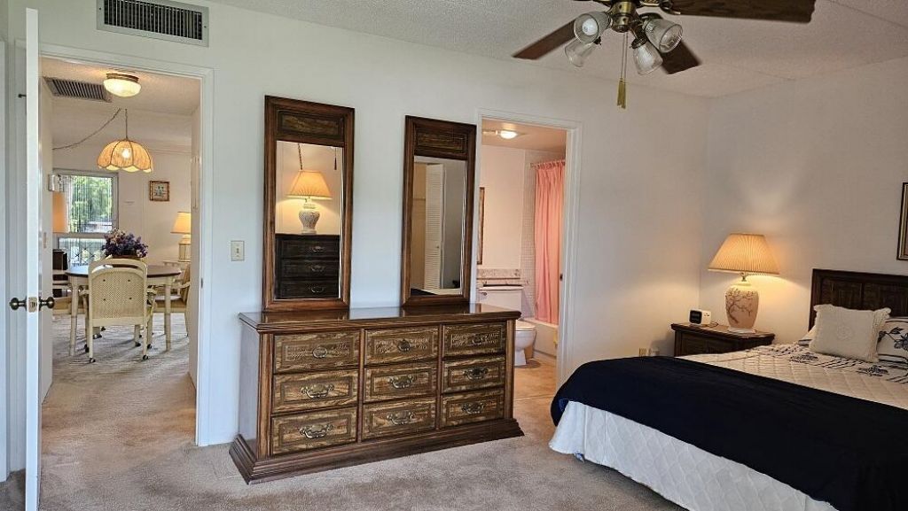 300 Village Green Circle S, Unit 209, Palm Springs, FL 33461 Photo