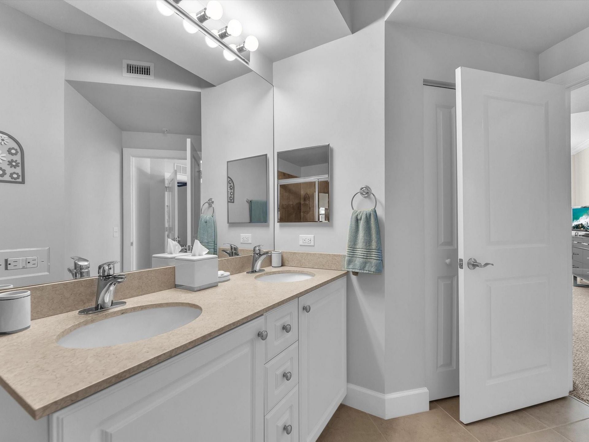 1660 Renaissance Commons Boulevard, Unit 2628, Boynton Beach, FL 33426 Photo