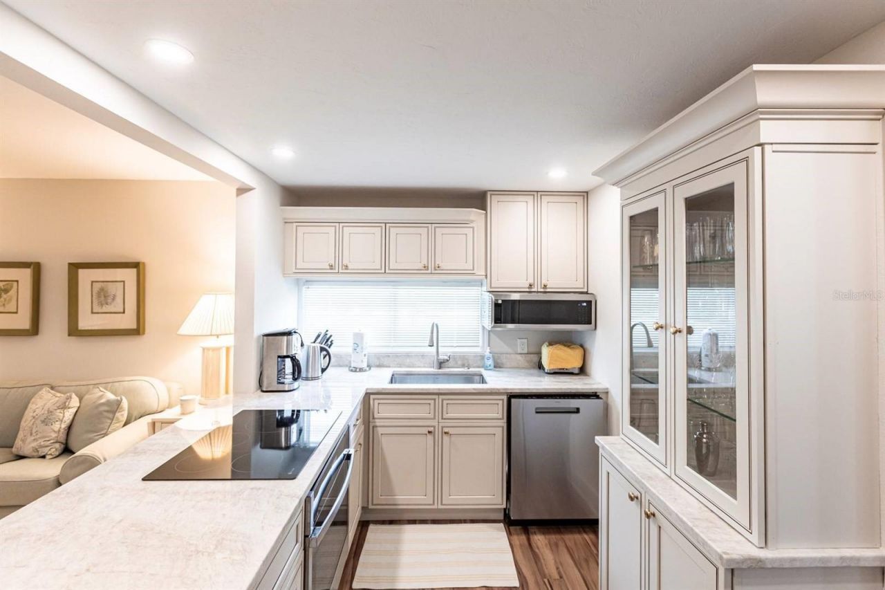 6023 W Peppertree Way, Unit 235, Sarasota, FL 34242 Photo