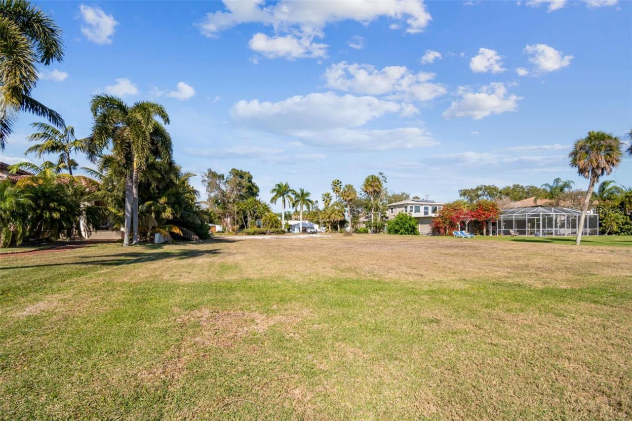 6330 Bahama Shores Drive S, Saint Petersburg, FL 33705 Photo