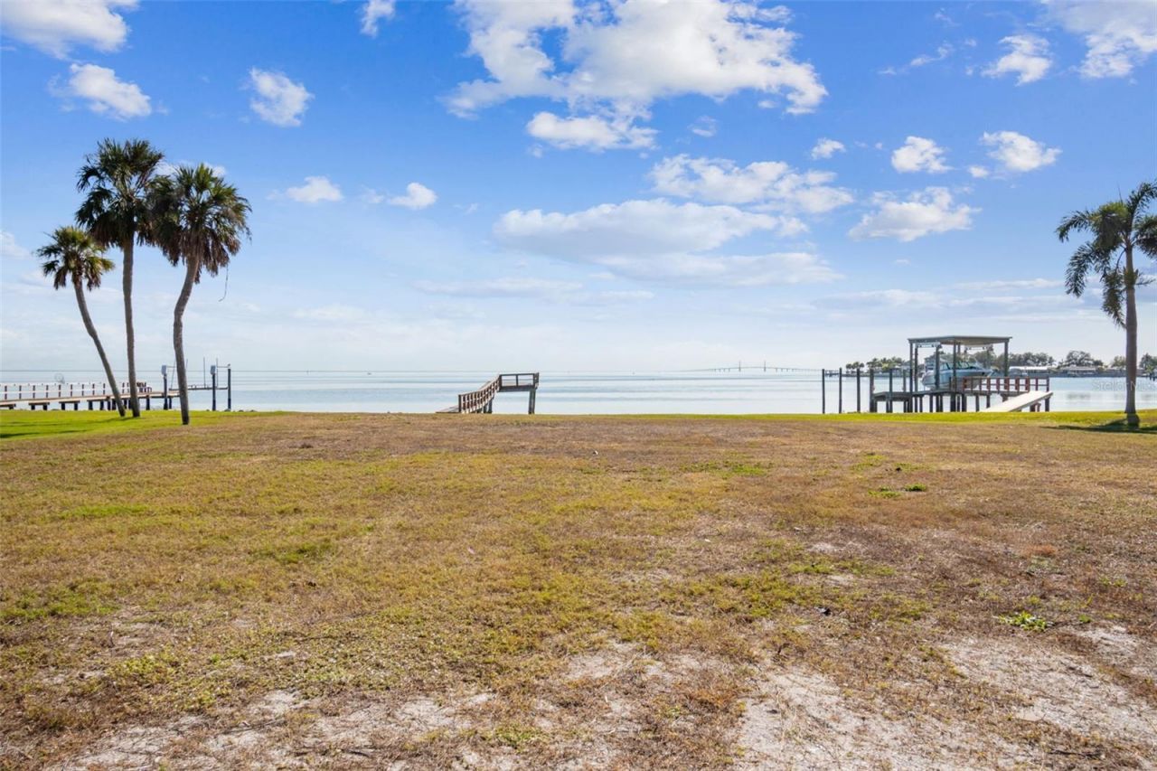 6330 Bahama Shores Drive S, Saint Petersburg, FL 33705 Photo