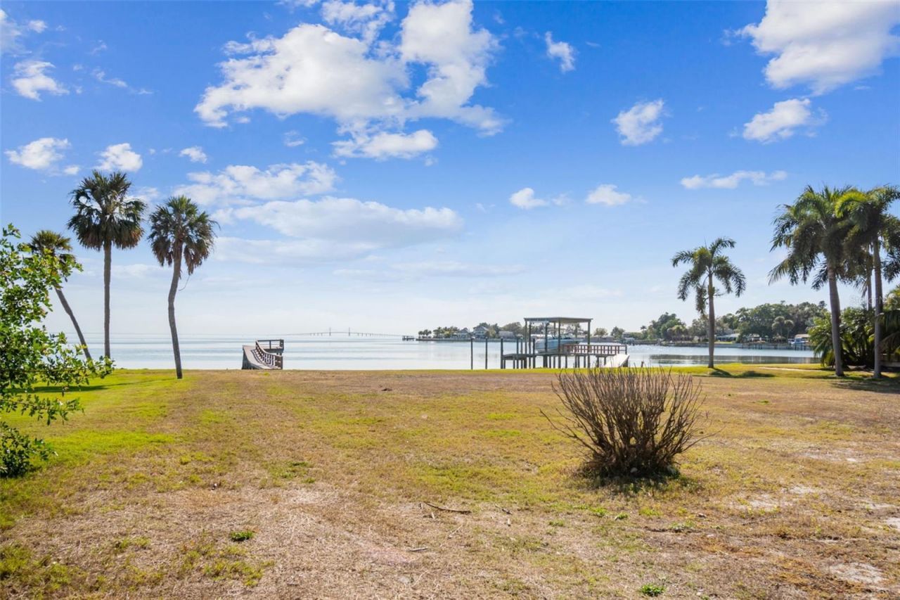 6330 Bahama Shores Drive S, Saint Petersburg, FL 33705 Photo