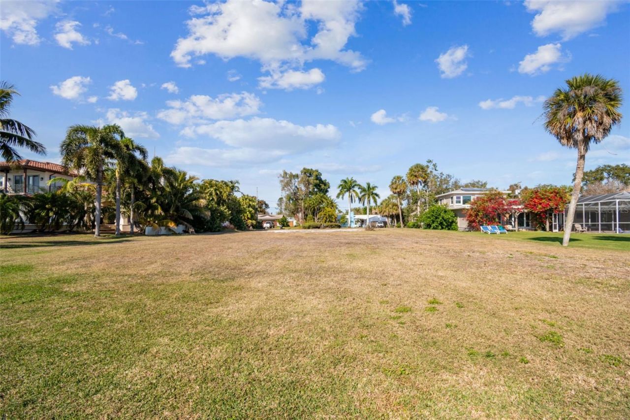 6330 Bahama Shores Drive S, Saint Petersburg, FL 33705 Photo