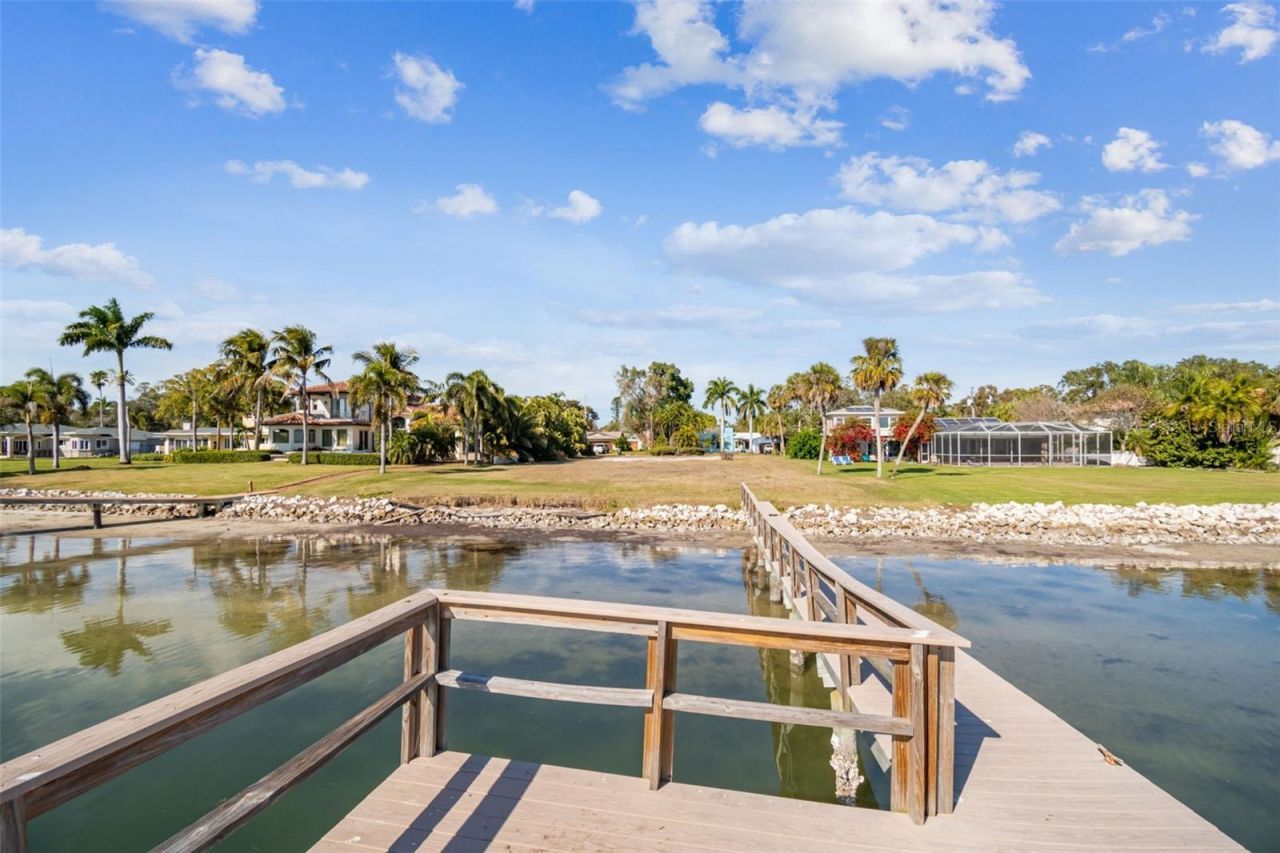 6330 Bahama Shores Drive S, Saint Petersburg, FL 33705 Photo