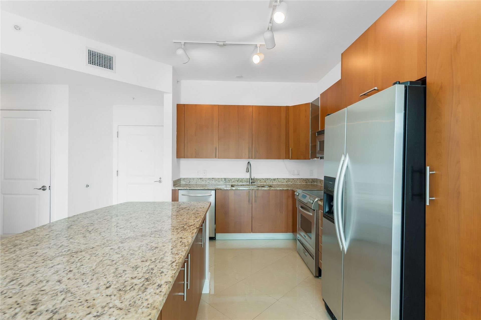 1945 S Ocean Drive, Unit 307, Hallandale Beach, FL 33009 Photo