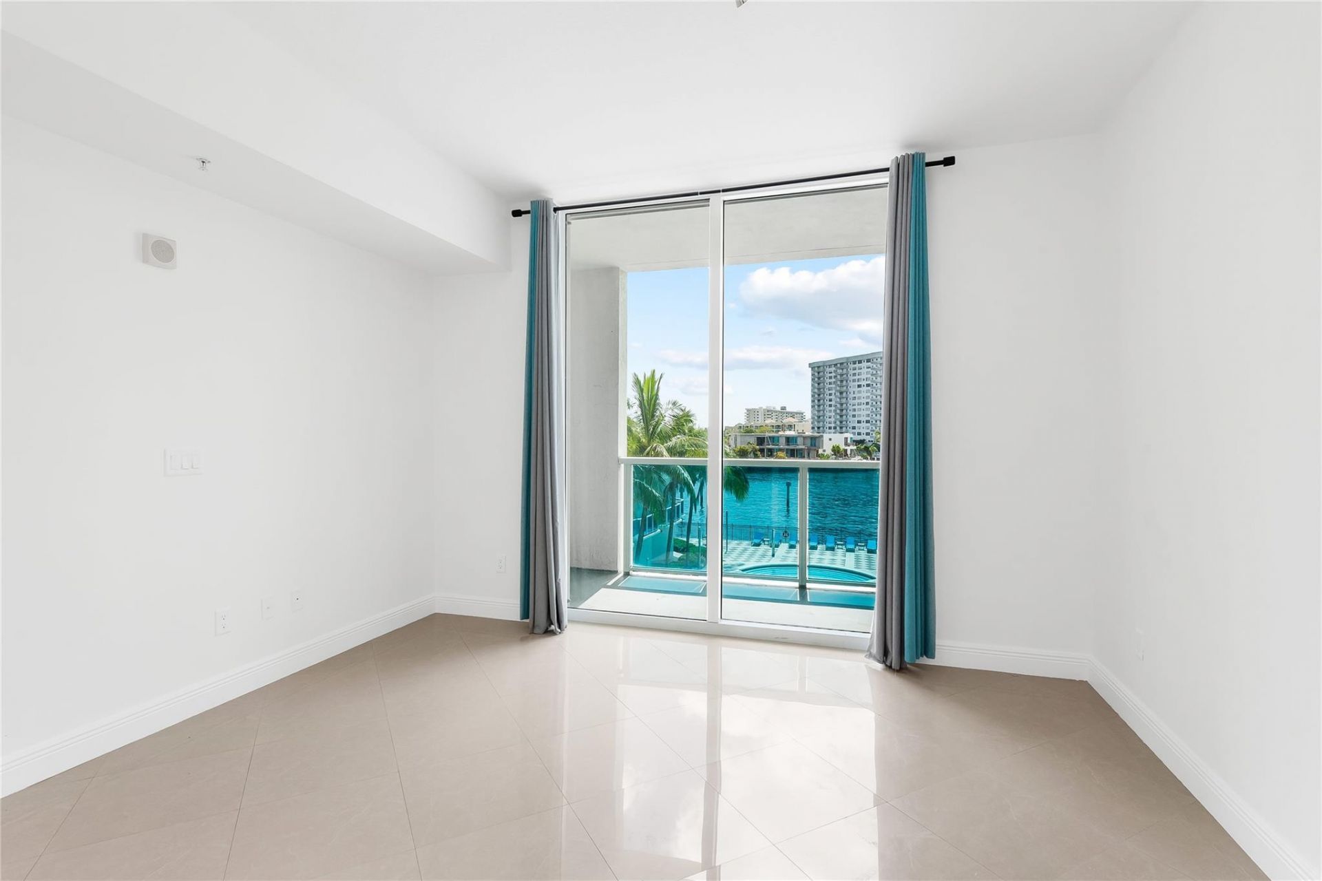 1945 S Ocean Drive, Unit 307, Hallandale Beach, FL 33009 Photo