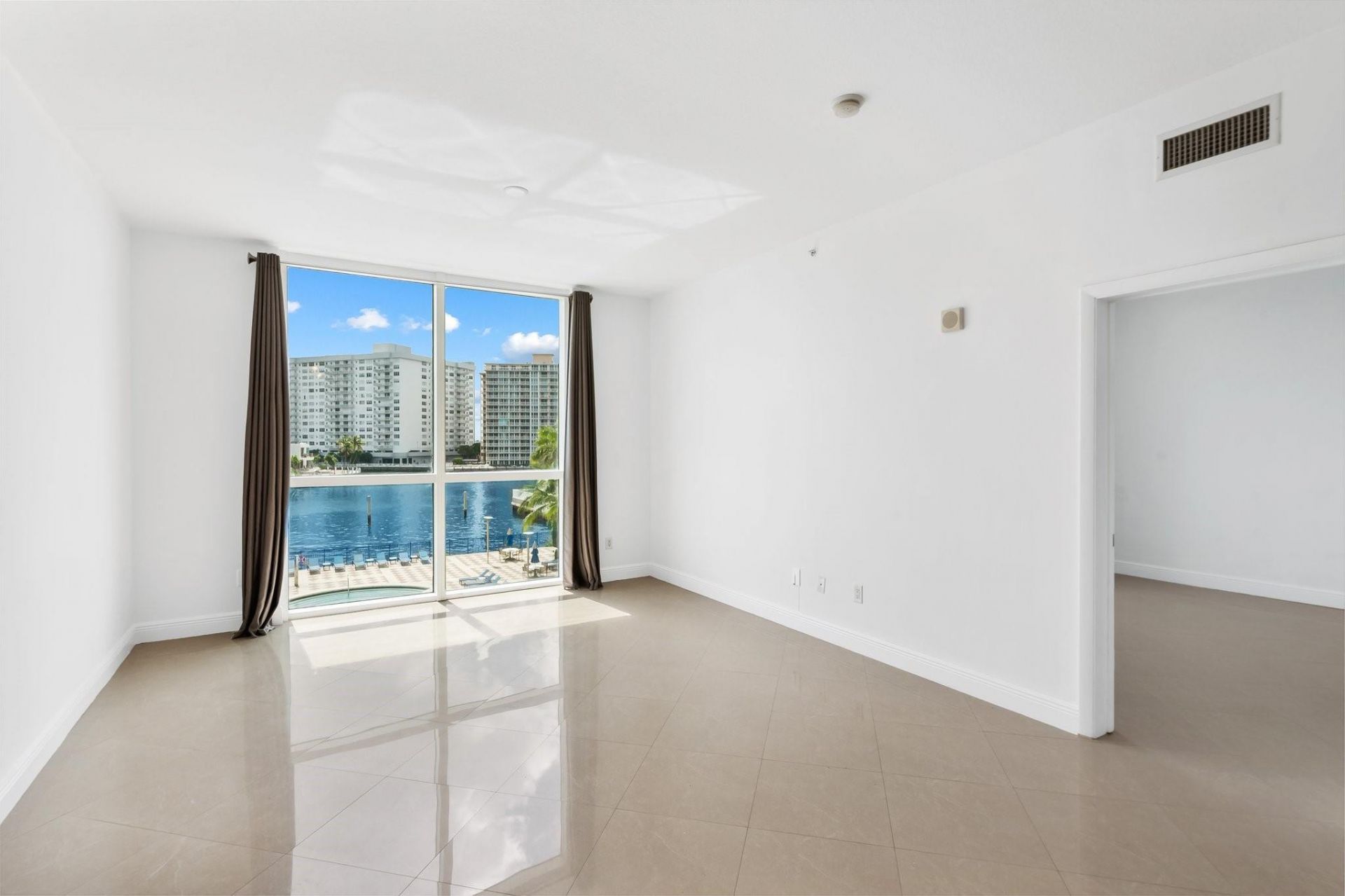 1945 S Ocean Drive, Unit 307, Hallandale Beach, FL 33009 Photo