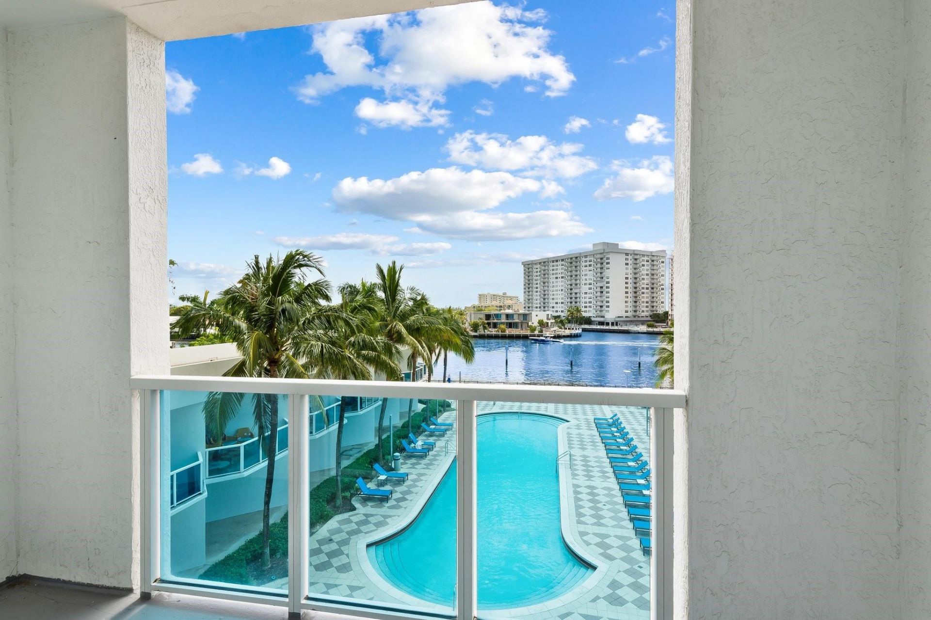 1945 S Ocean Drive, Unit 307, Hallandale Beach, FL 33009 Photo