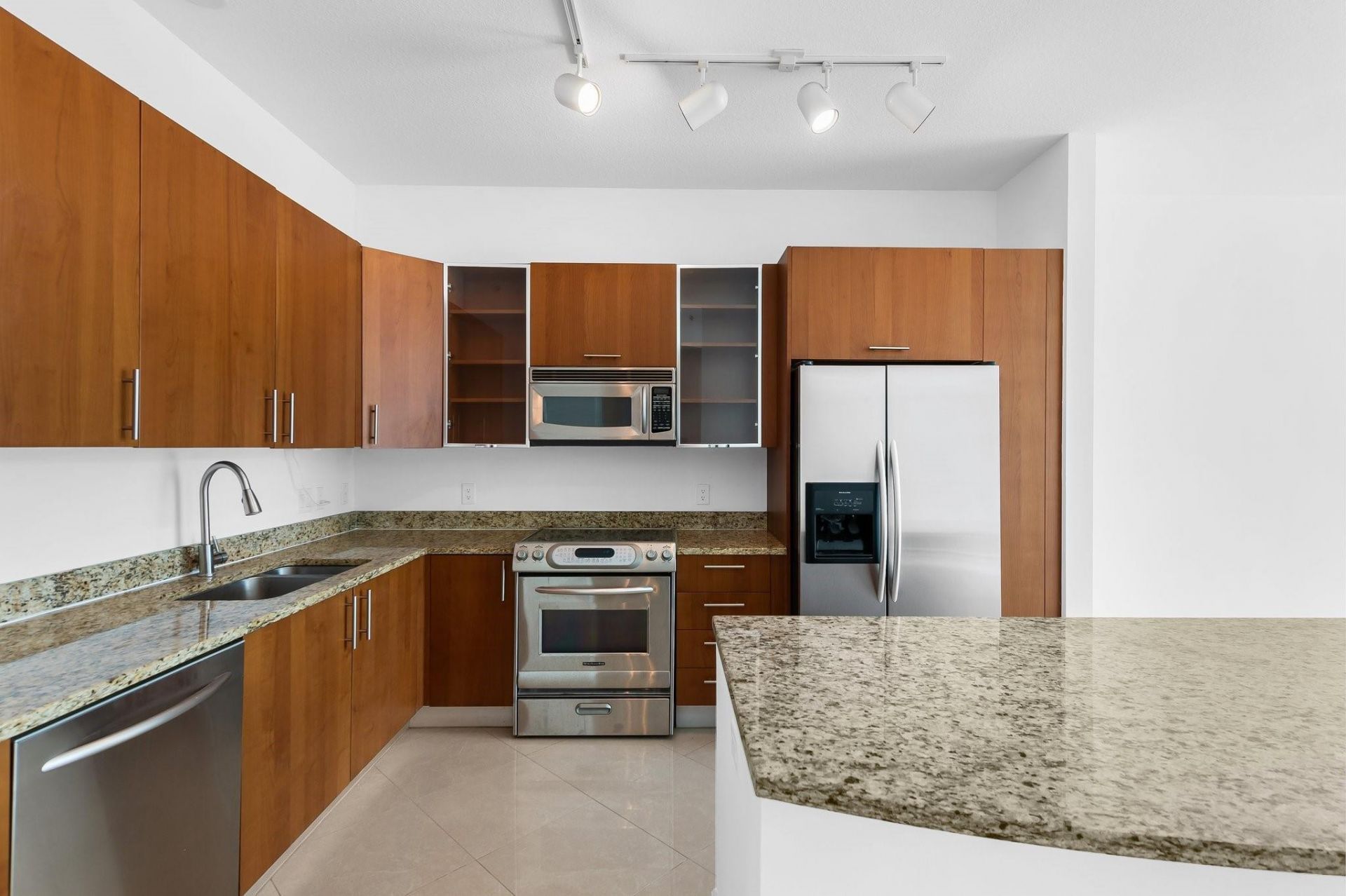 1945 S Ocean Drive, Unit 307, Hallandale Beach, FL 33009 Photo