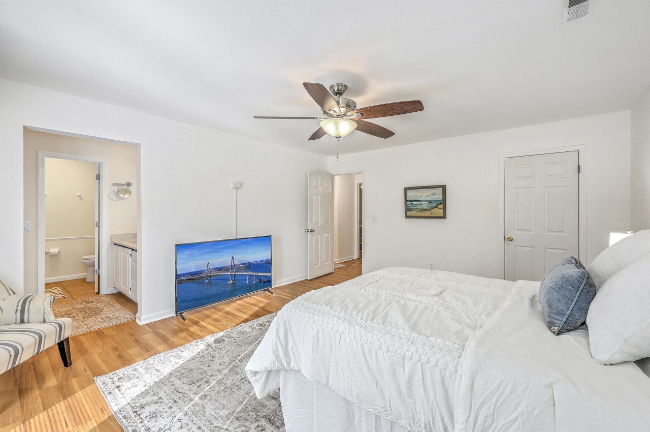 201 Sweetbriar Road Photo 14