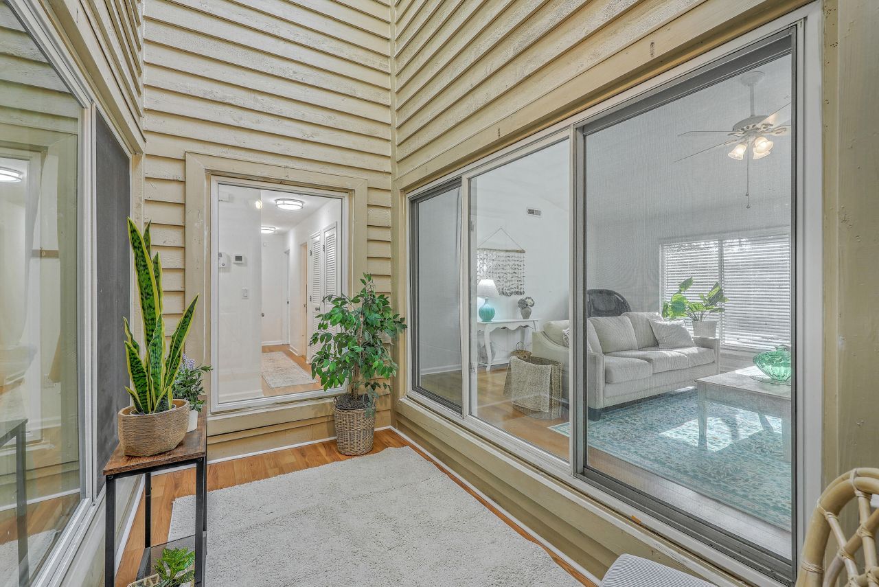 201 Sweetbriar Road Photo 15