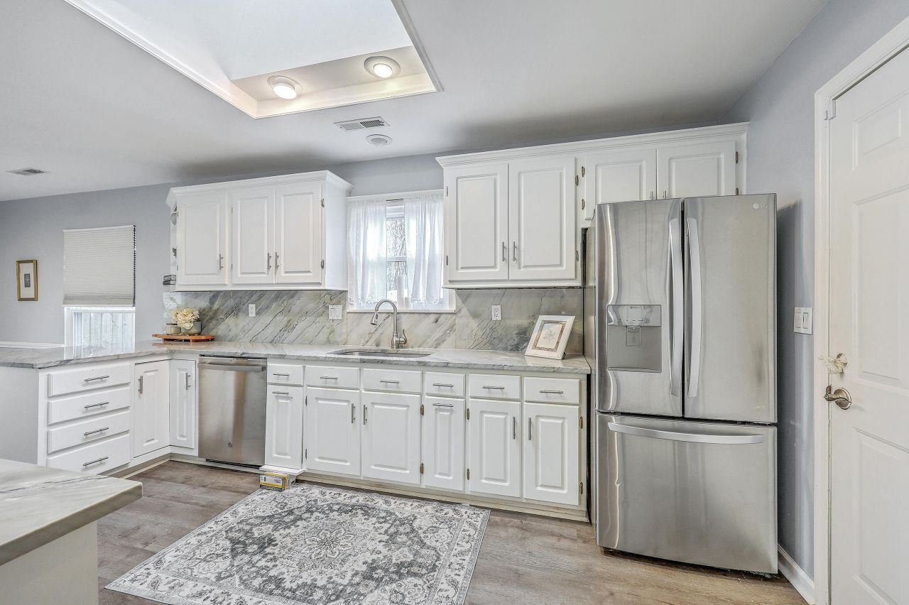 201 Sweetbriar Road Photo 21