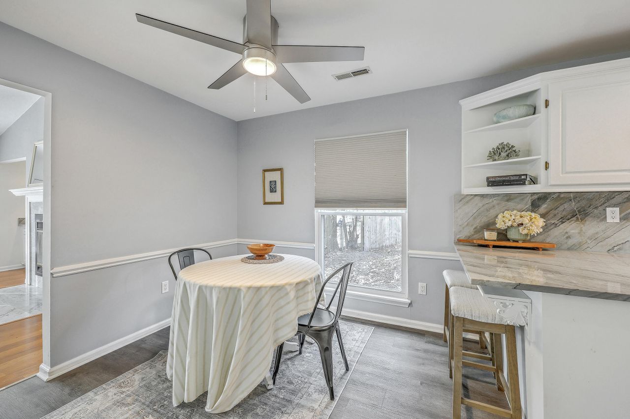 201 Sweetbriar Road Photo 23