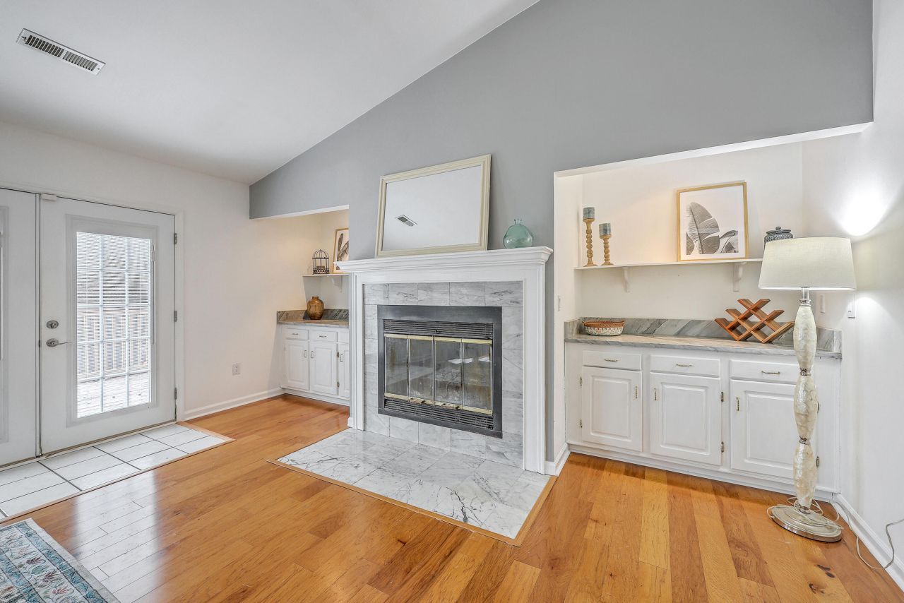 201 Sweetbriar Road Photo 26