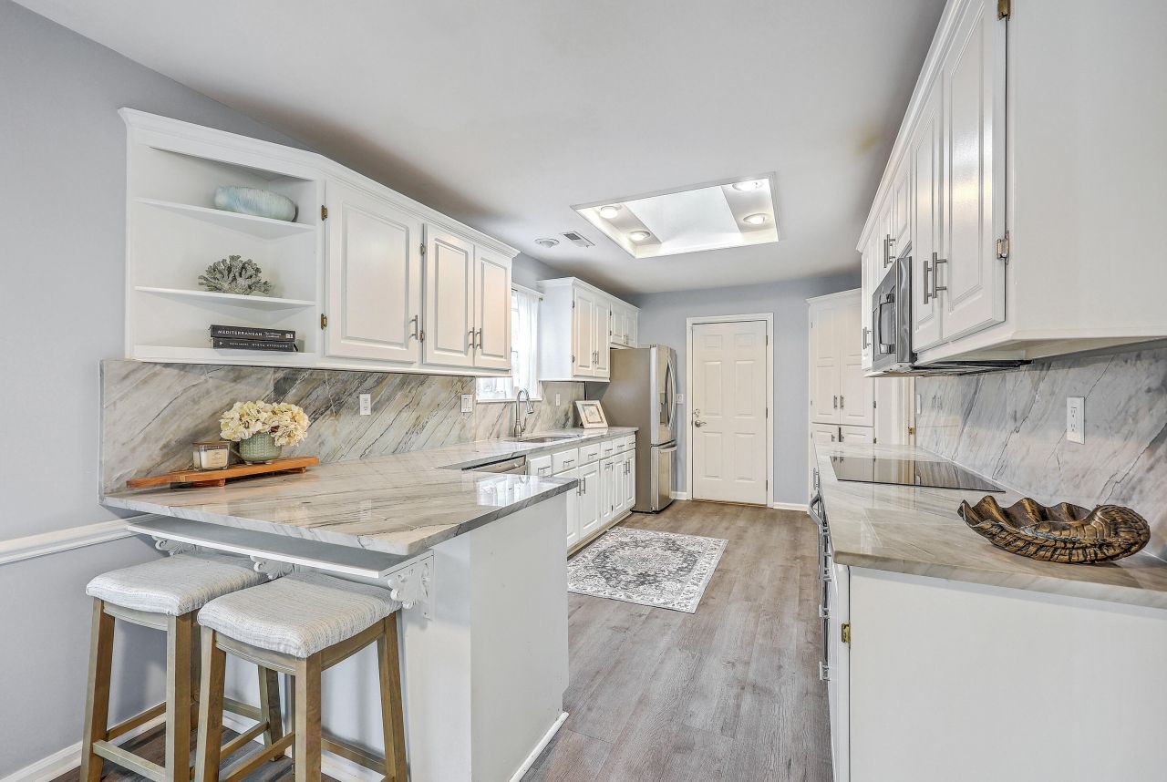 201 Sweetbriar Road Photo 5