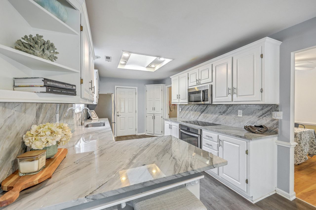 201 Sweetbriar Road Photo 6