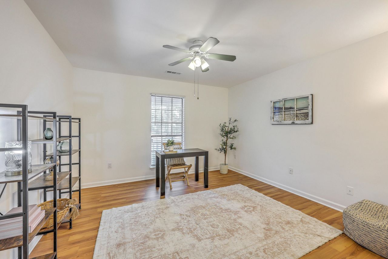 201 Sweetbriar Road Photo 9