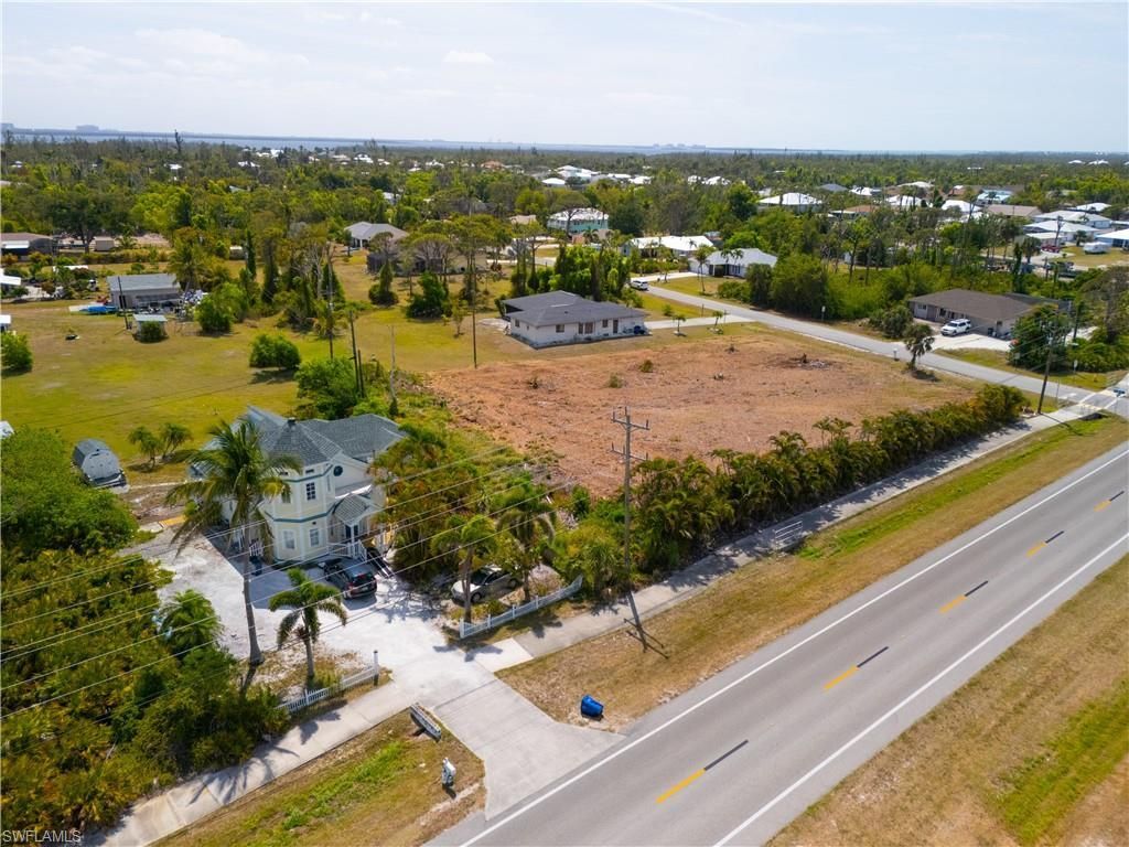 5500 Stringfellow Rd, Saint James City, FL 33956 Photo