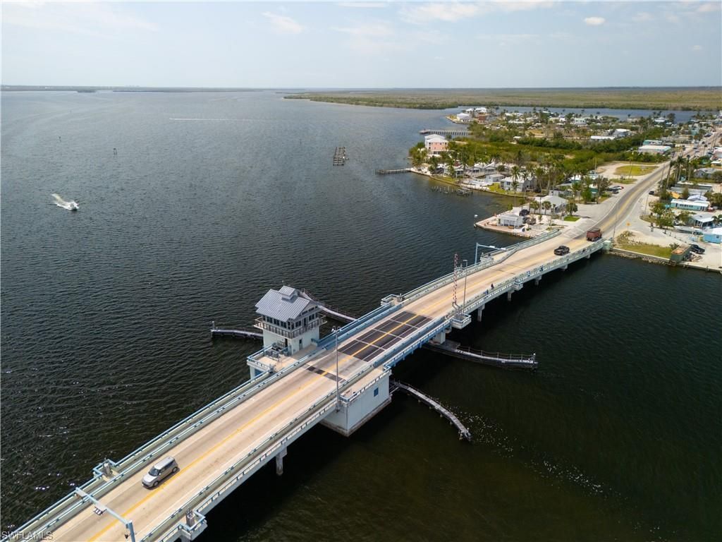 5500 Stringfellow Rd, Saint James City, FL 33956 Photo