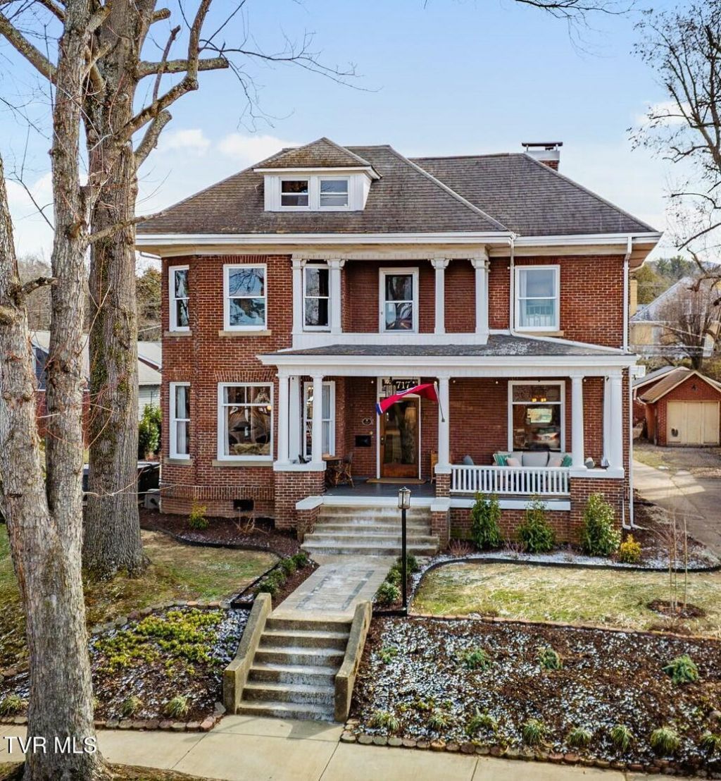 717 West Pine Street, Johnson City, TN 37604 Main Photo