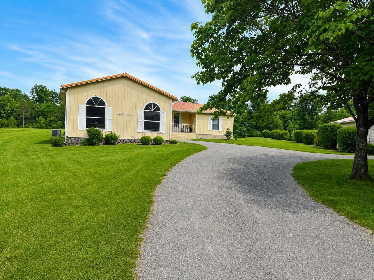 552 Airport Avenue, Dunlap, TN 37327 Main Photo