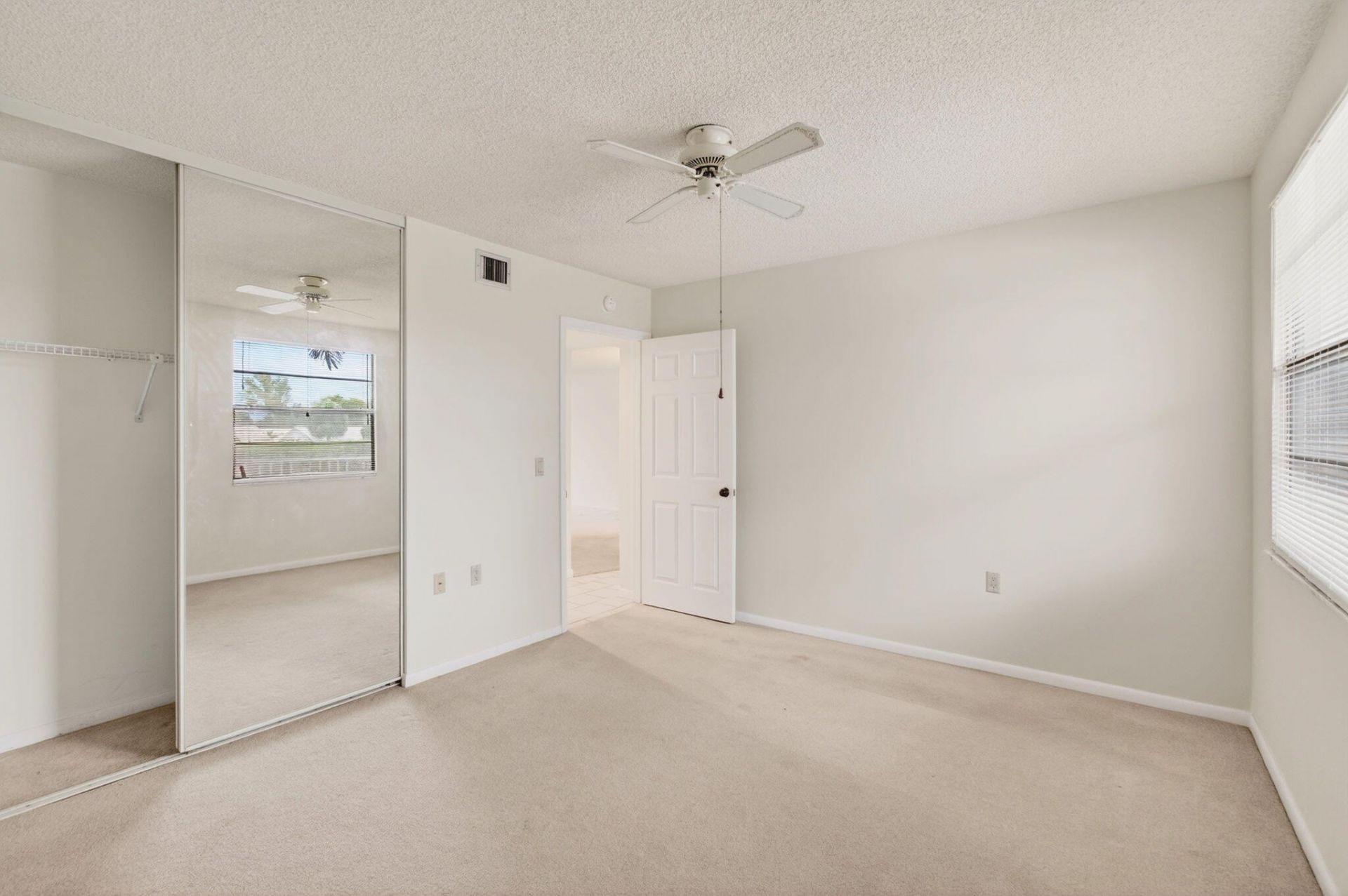 6049 Balboa Circle, Unit 205, Boca Raton, FL 33433 Photo