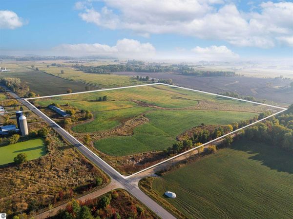 400 19 Mile Road, Marion, MI 49665