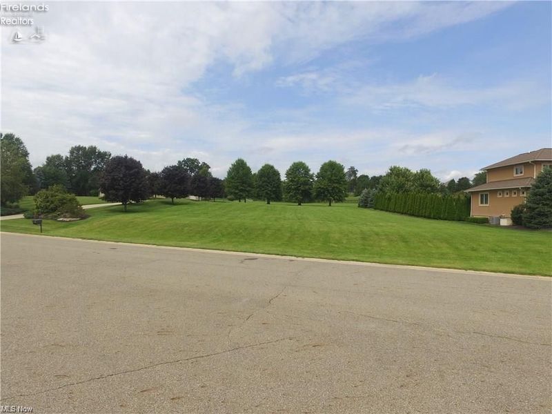 6882 NW Glengarry, Canton, OH 44718 Photo 4