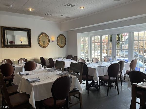 15 Main St, Clinton, NJ 08809