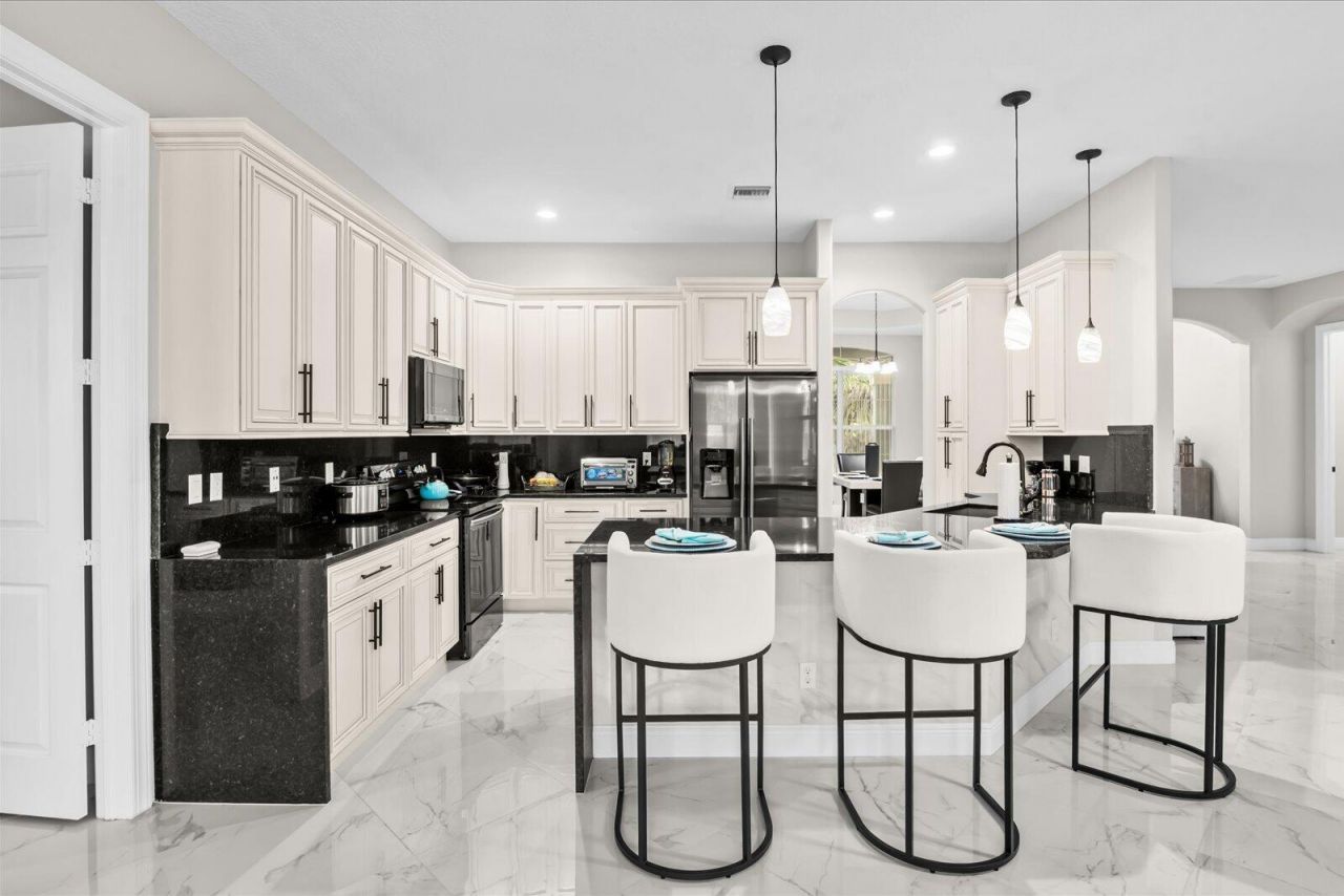 562 SW Souris Avenue, Port Saint Lucie, FL 34953 Photo