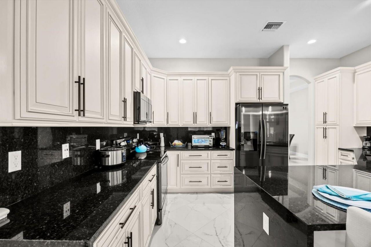 562 SW Souris Avenue, Port Saint Lucie, FL 34953 Photo