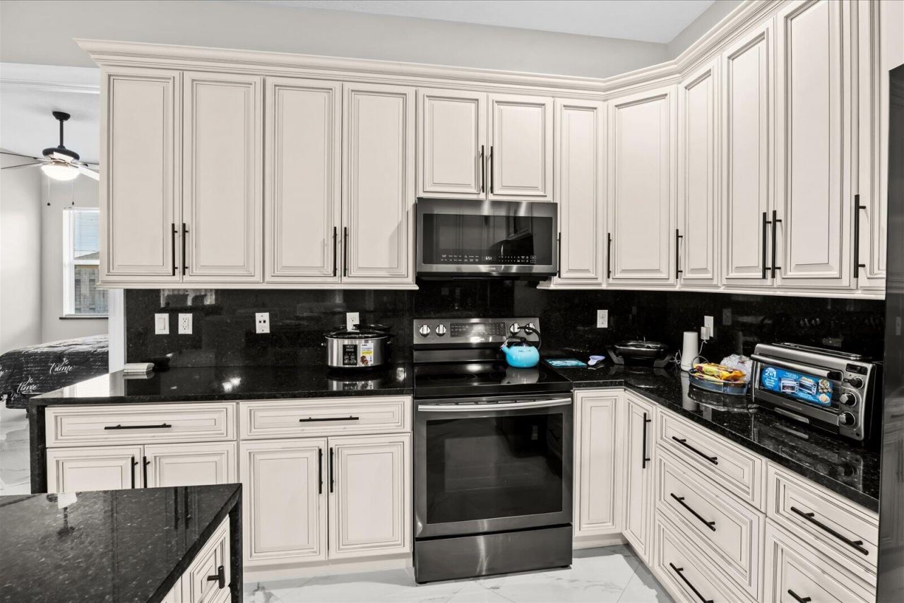 562 SW Souris Avenue, Port Saint Lucie, FL 34953 Photo