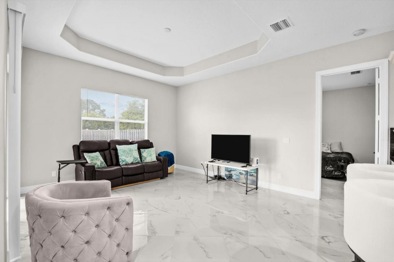 562 SW Souris Avenue, Port Saint Lucie, FL 34953 Photo