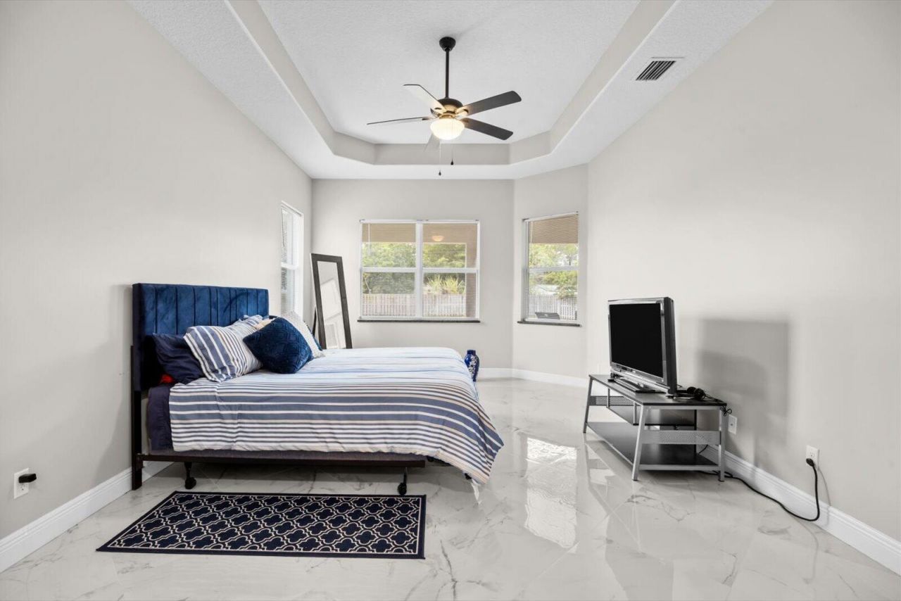 562 SW Souris Avenue, Port Saint Lucie, FL 34953 Photo