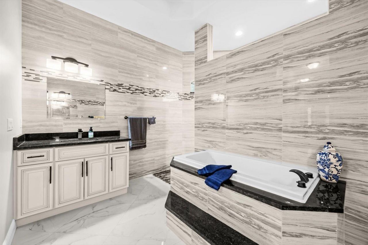 562 SW Souris Avenue, Port Saint Lucie, FL 34953 Photo